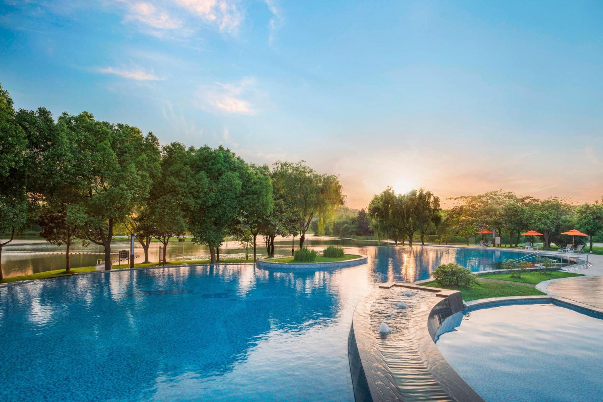 The Yuluxe Sheshan, Shanghai, A Tribute Portfolio Hotel Сунцзян Экстерьер фото