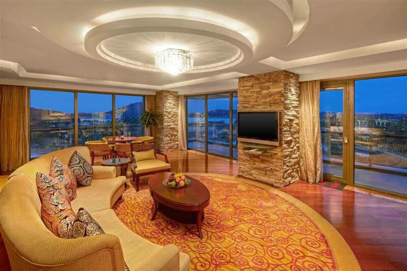 The Yuluxe Sheshan, Shanghai, A Tribute Portfolio Hotel Сунцзян Экстерьер фото